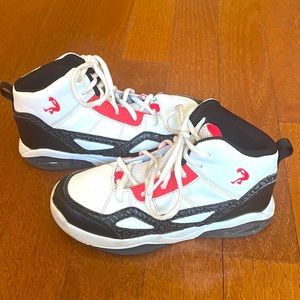 Shaq Whistle Shoe. Kid size 2.5. Used.